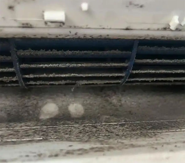 西盟空调吹的风有股烧焦味是怎么回事